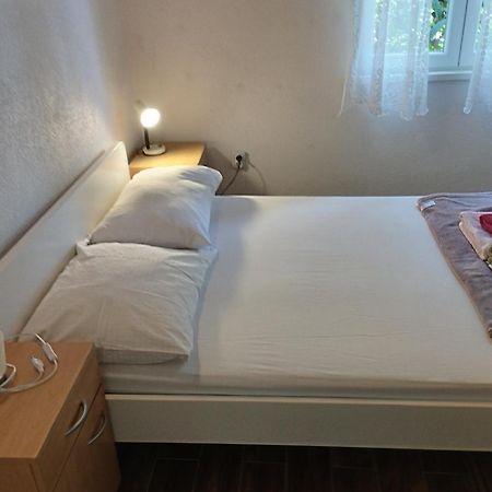 Villa Amarela Seget Vranjica Buitenkant foto