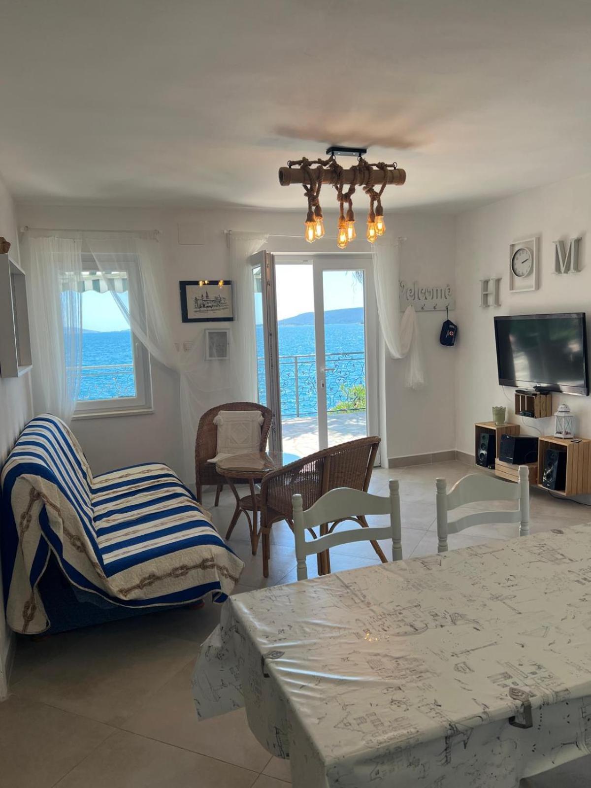 Villa Amarela Seget Vranjica Buitenkant foto