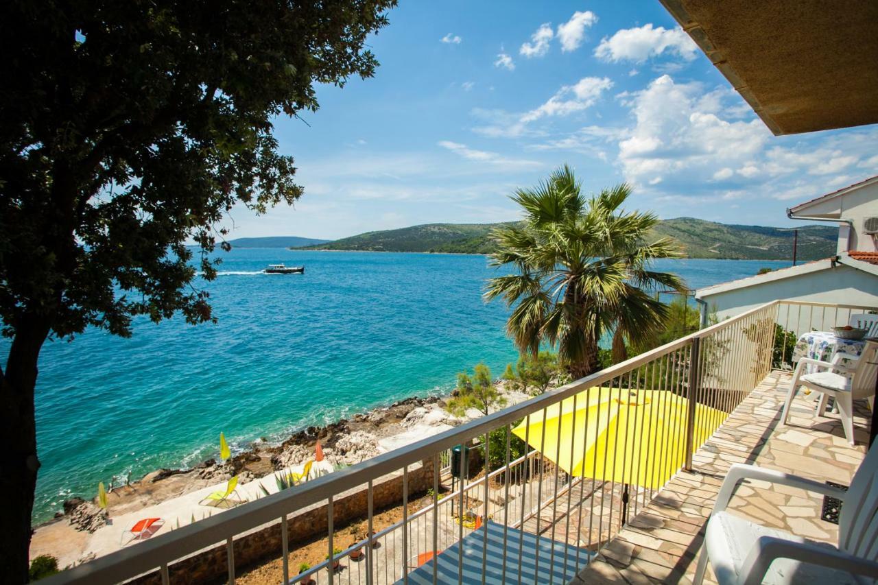 Villa Amarela Seget Vranjica Buitenkant foto