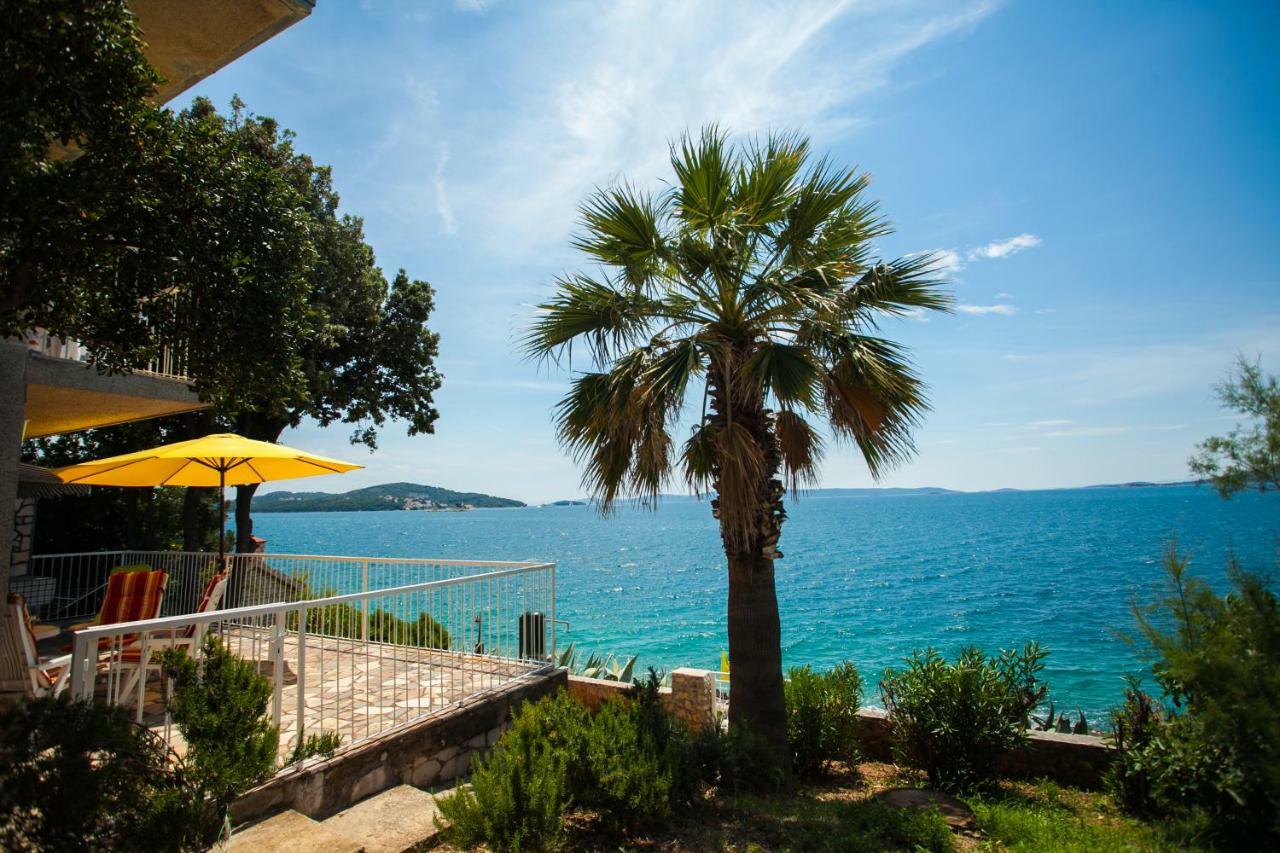 Villa Amarela Seget Vranjica Buitenkant foto