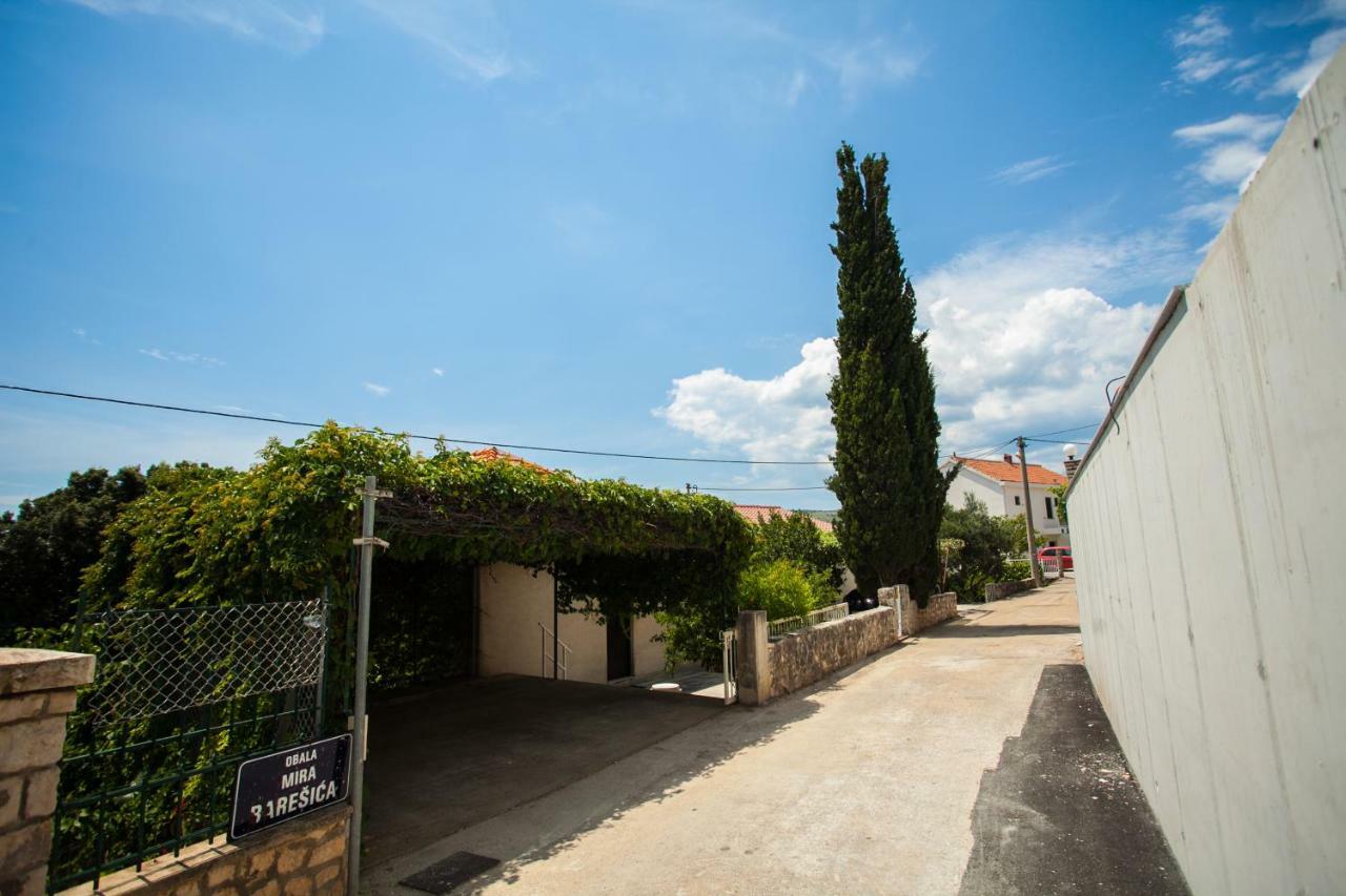 Villa Amarela Seget Vranjica Buitenkant foto