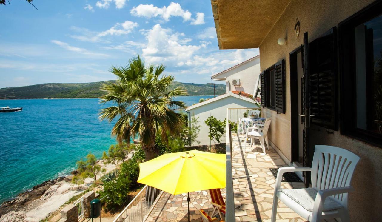 Villa Amarela Seget Vranjica Buitenkant foto