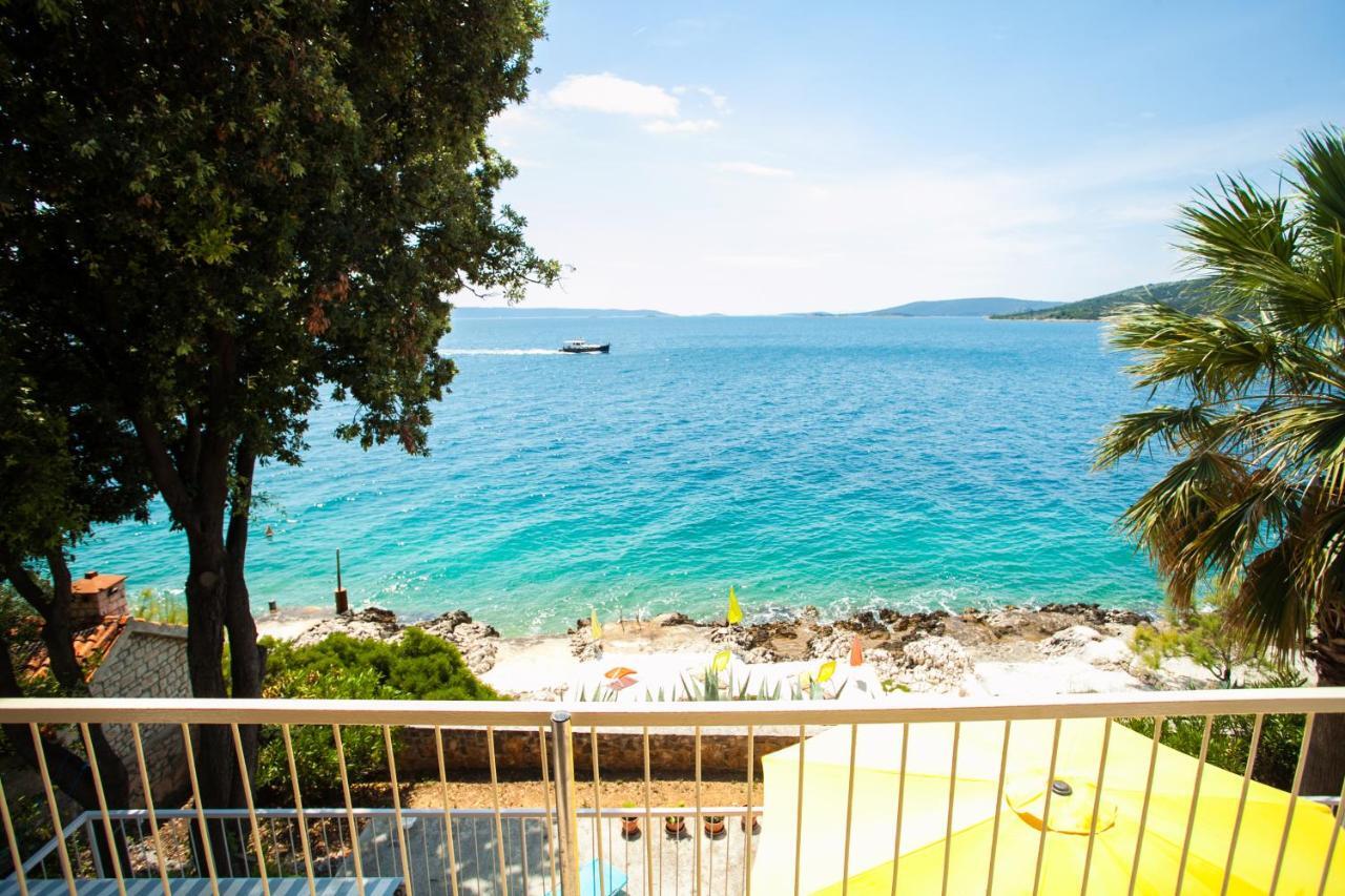Villa Amarela Seget Vranjica Buitenkant foto